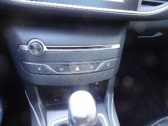 Peugeot 308 SW 1.2 PureTech Blue Lease Premium let op nieuwe motor !!!!!!! picture 26