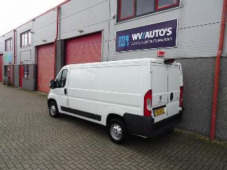 Peugeot Boxer 330 2.2 HDI L2H1 XT 3 zits airco picture 2