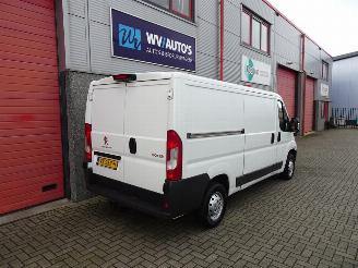 Peugeot Boxer 330 2.2 HDI L2H1 XT 3 zits airco picture 3