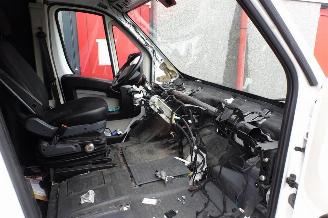 Peugeot Boxer 435 2.0 BlueHDI L3H3 Pro DIEFSTAL SCHADE picture 9