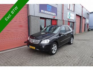 occasion commercial vehicles Mercedes M-klasse 320 CDI 4 matic airco navi lkw / van 3500 kg trekhaakgewicht 2006/7