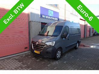 damaged passenger cars Renault Master T33 2.3 dCi 135 L1H2 Comfort 3 zits 139721 km !!!! 2021/4
