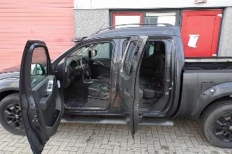 Nissan Navara dc automaat lang airco navara picture 5