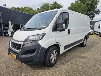 krockskadad bil bedrijf Peugeot Boxer 2,2,HDI, L2/H1, Motor defekt 2020/7
