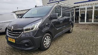 Vaurioauto  commercial vehicles Renault Trafic 2.0 DCI 120 2020/5
