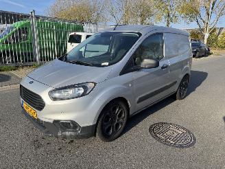 Ford Transit Courier Van  picture 3