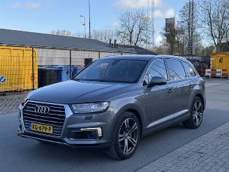 uszkodzony samochody osobowe Audi Q7 E-TRON 2016/9