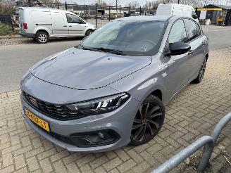 Vaurioauto  passenger cars Fiat Tipo  2021/11