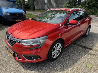 Damaged car Renault Mégane  2017/4
