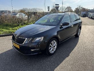 Damaged car Skoda Octavia  2019/12