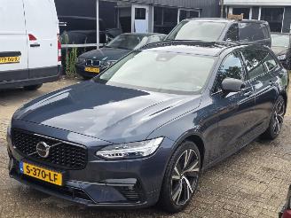 uszkodzony samochody osobowe Volvo V-90 B5 Automaat Plus Dark 184KW Motor defect 2023/2