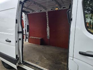 Renault Master L2H2 2.3 DCi picture 5