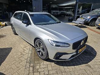 Vaurioauto  passenger cars Volvo V-90 Kombi R Design Motorschade 2021/6