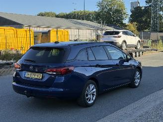 Opel Astra SPORTS TOURER picture 3