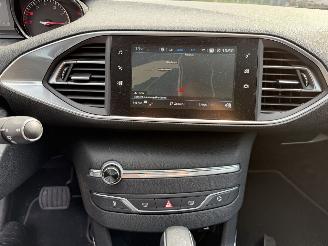 Peugeot 308 1.2 PureTech AUTOMAAT PANO LEER  Blue Lease Premium picture 24