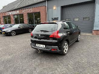 uszkodzony samochody osobowe Peugeot 3008 1.6 VTi Première  PANORAMADAK MPV 5-dr. 2010/1