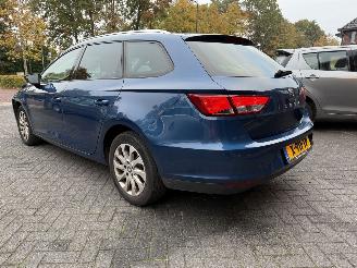 Schadeauto Seat Leon 1.4 EcoTSI  AUTOMAAT 2015/10
