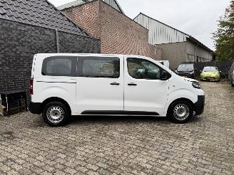 Opel Vivaro 1.5 CDTI   9 PERSOONS Personenbus 4-dr. picture 3