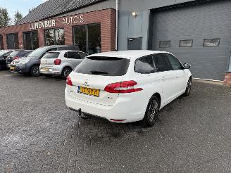 Schadeauto Peugeot 308 1.2 PureTech Blue Lease 2015/9