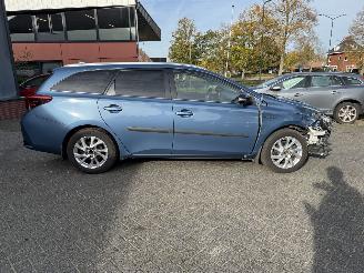 Toyota Auris 1.8 Hybrid Dynamic picture 16