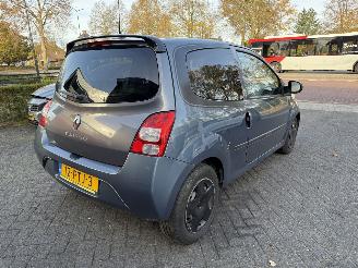 Coche accidentado Renault Twingo 1.2-16V Collection  Hatchback 3-dr. 2011/4