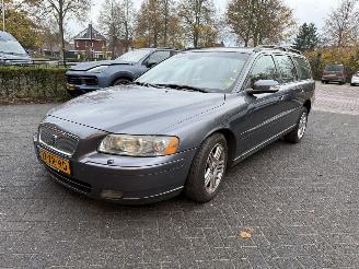 Unfallwagen Volvo V-70 2.4 Edition Classic  AUTOMAAT (Stationwagen 5-dr.) 2007/9