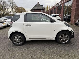 Toyota iQ 1.0 VVTi Aspiration AUTOMAAT picture 3