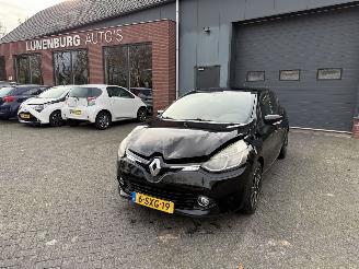 Voiture accidenté Renault Clio 0.9 TCe Dynamique  NAVIGATIE Hatchback 5-dr. 2014/1