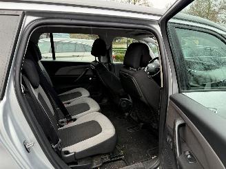 Citroën C4-picasso 1.2 PureTech Tendance 7 PERSOONS picture 16