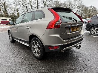 Schadeauto Volvo Xc-60 2.4 D5 AWD Summum  AUTOMAAT PANO SUV 5-dr. 2011/4