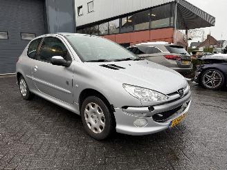 Schadeauto Peugeot 206 1.4 Génération (Hatchback 3-dr.) 2009/2