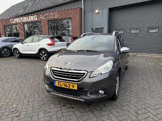 skadebil auto Peugeot 2008 1.2 PureTech Féline (SUV 5-dr.) 2016/5