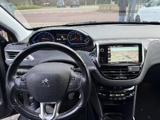 Peugeot 2008 1.2 PureTech Féline (SUV 5-dr.) picture 18