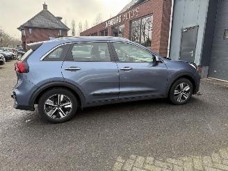 Kia Niro 1.6 GDi Hybrid ExecutiveLine (SUV 5-dr.) picture 2