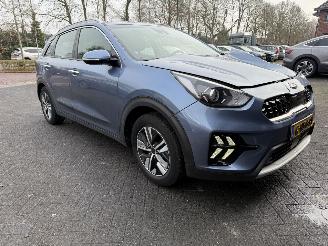 Kia Niro 1.6 GDi Hybrid ExecutiveLine (SUV 5-dr.) picture 3