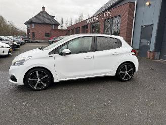 Peugeot 208 1.2 PureTech Active PANORAMADAK  (Hatchback 5-dr.) picture 2