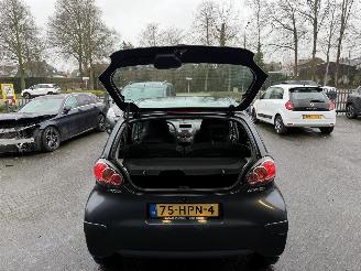 Toyota Aygo 1.0-12V Comfort (Hatchback 5-dr.) picture 11