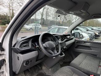 Volkswagen Transporter 2.0 TDI L2H1 30 DC Comfortline picture 16