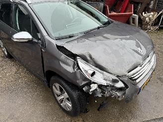 Peugeot 2008 1.2 PureTech Style (SUV 5-dr.) picture 12