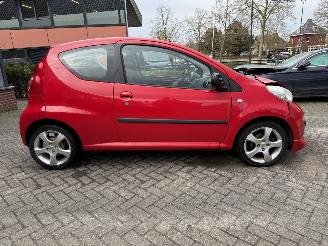 Peugeot 107 1.0-12V XR AIRCO  (Hatchback 3-dr.) picture 6