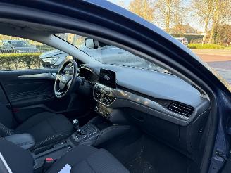 Ford Focus 1.0 EcoBoost Titanium Business picture 18