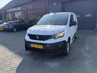 skadebil bedrijf Peugeot Partner 1.5 BlueHDI AUTOMAAT  Premium 2021/2