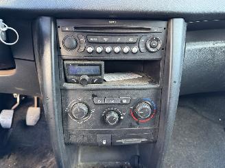 Peugeot 207 1.4 VTi X-line (Hatchback 3-dr.) picture 16