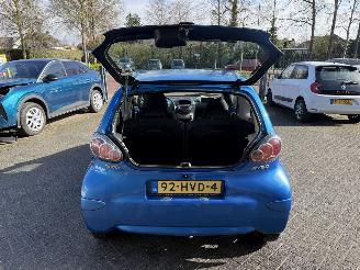 Toyota Aygo 1.0-12V Dynamic Blue (Hatchback 3-dr.) picture 10