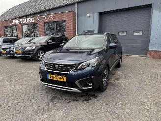 damaged passenger cars Peugeot 5008 1.2 PureTech Allure (SUV 5-dr.) 2018/1