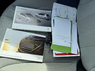 Peugeot 208 1.4 VTi Griffe (Hatchback 5-dr.) picture 23