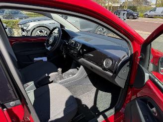 Volkswagen Up! 1.0 move up! BlueMotion picture 15