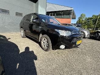Voiture accidenté Mitsubishi Outlander 2.0 PHEV Business Edition 2015/4