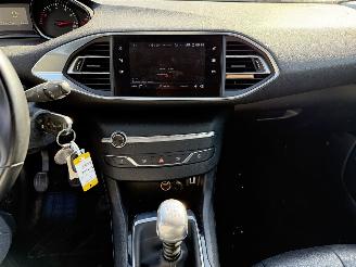 Peugeot 308 1.2 PureTech Blue Lease  LEER (Hatchback 5-dr.) picture 21