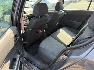 Opel Astra 1.8 Temptation  AUTOMAAT (Hatchback 5-dr.) picture 19